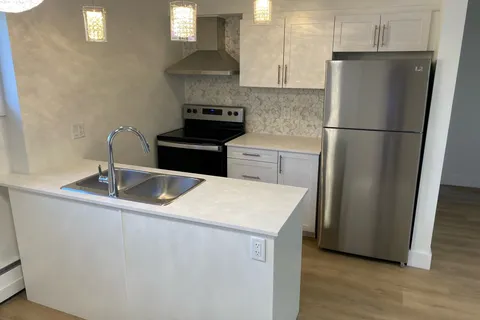 894 ADELAIDE Street, ON N5Y 2M5