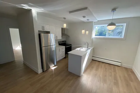 894 ADELAIDE Street, ON N5Y 2M5