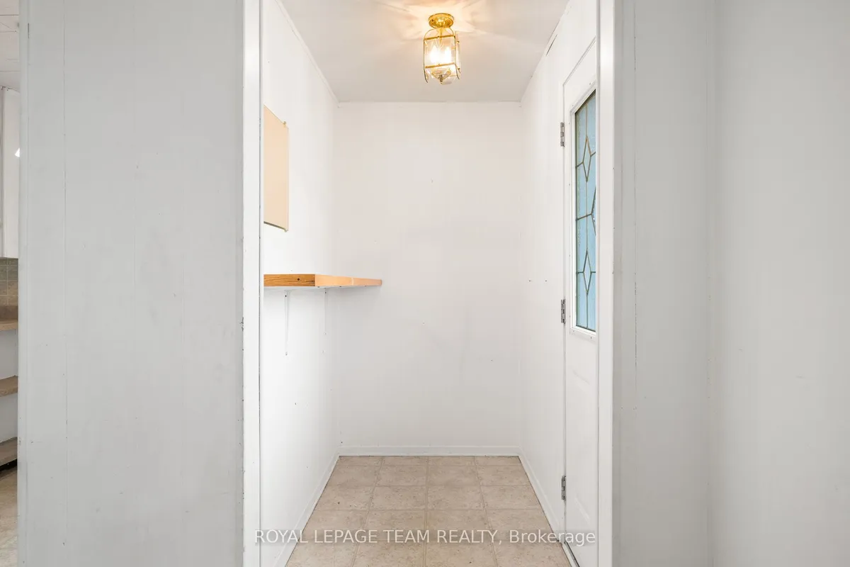 266 Daniel Street, ON K7S 2M2