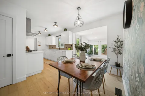 21 Marbenor Crescent, ON N5W 1T4