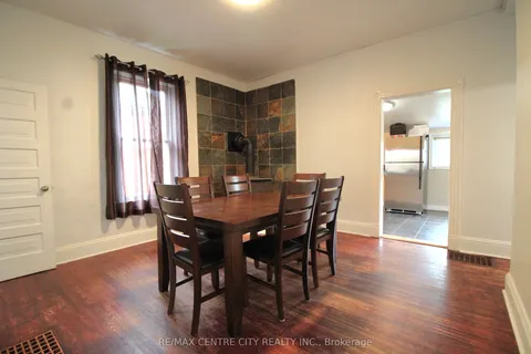 28 Maple Street, ON N5R 1Y9