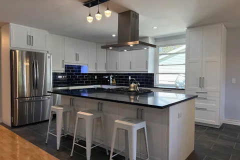 708 VILLAGE GREEN Avenue, ON N6K 1H2