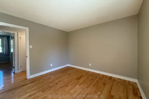 708 VILLAGE GREEN Avenue, ON N6K 1H2