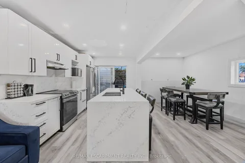 163 Britannia Avenue, ON L8H 1X4