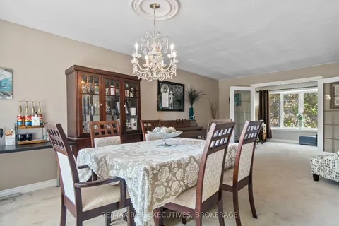 1779 Floyd Avenue, ON K7L 4V4