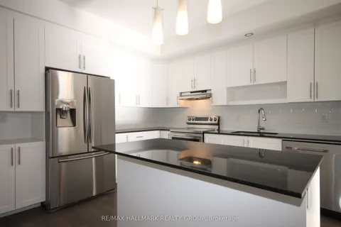 280 Munro Street, ON K7C 0P2