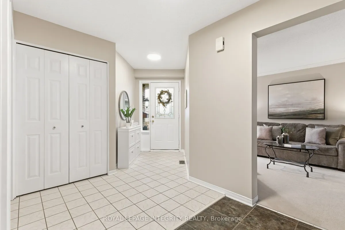 33 Wiltshire Circle, ON K2J 4L1