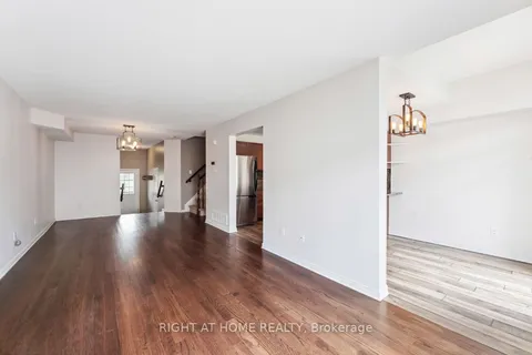 142 Lokoya Street, ON K2S 0J4