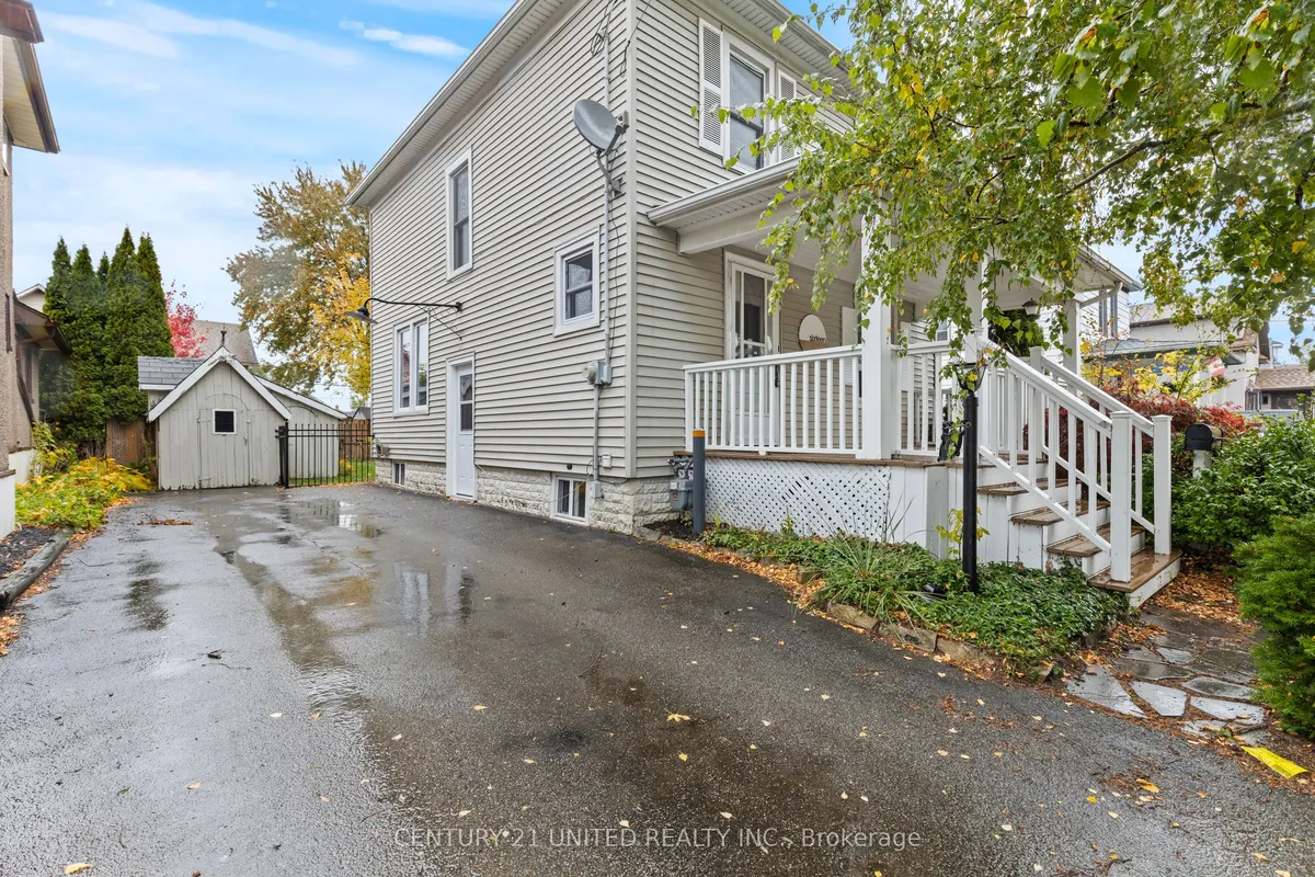 16 Locust Street, ON L3C 4J2