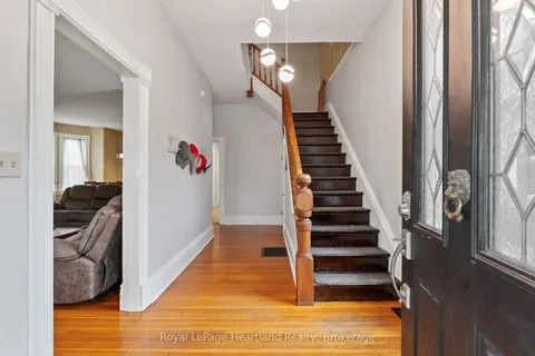 125 ELORA Street, ON N0G 1Z0