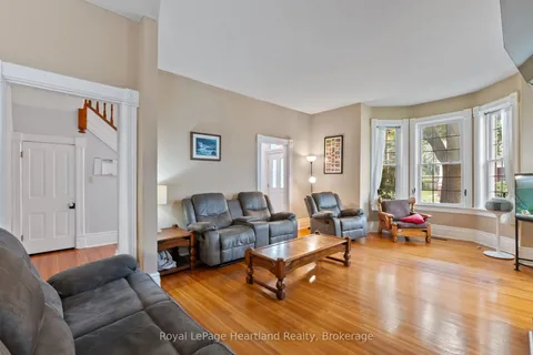 125 ELORA Street, ON N0G 1Z0