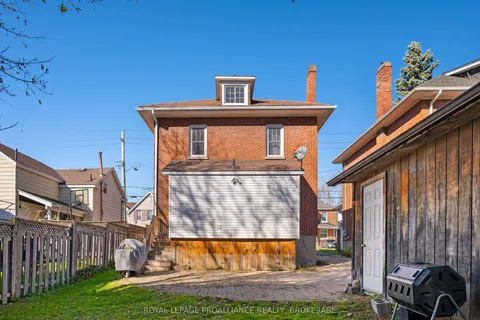 195 Church Street, ON K6V 3Y4