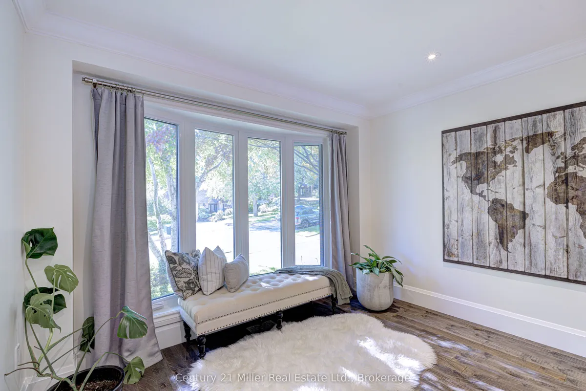 6 Mays Crescent, ON L8B 0G4