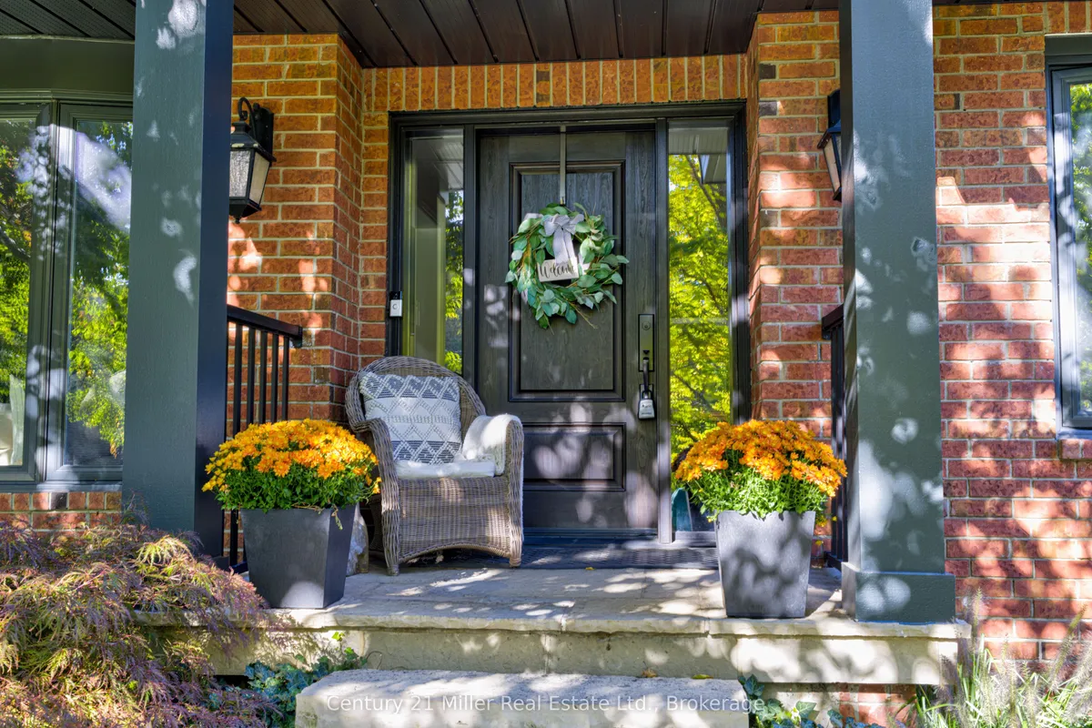 6 Mays Crescent, ON L8B 0G4