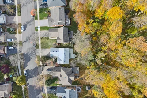 298 AUBURN Drive, ON N2K 3J9