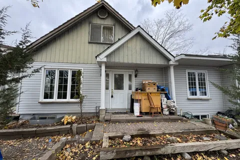 811 Morphet Avenue, ON K9J 2X7