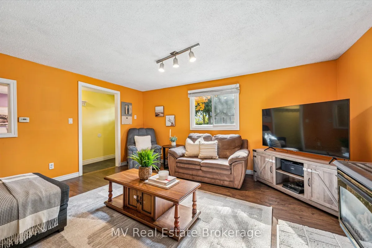 7 Church Street, ON N0B 1A0