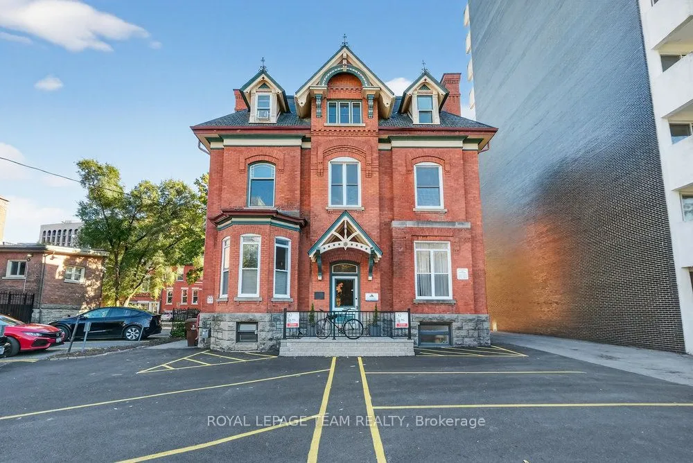 260 Somerset Street, ON K2P 0J6