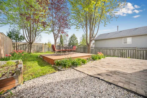 6 Eula White Place, ON N5Z 5C2