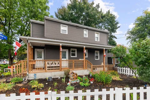 72 Dagmar Avenue, ON K1L 5T4