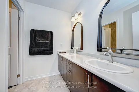 216 Newman Drive, ON N1S 4Y6