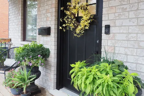 238 Eagle Street, ON N3H 1E4