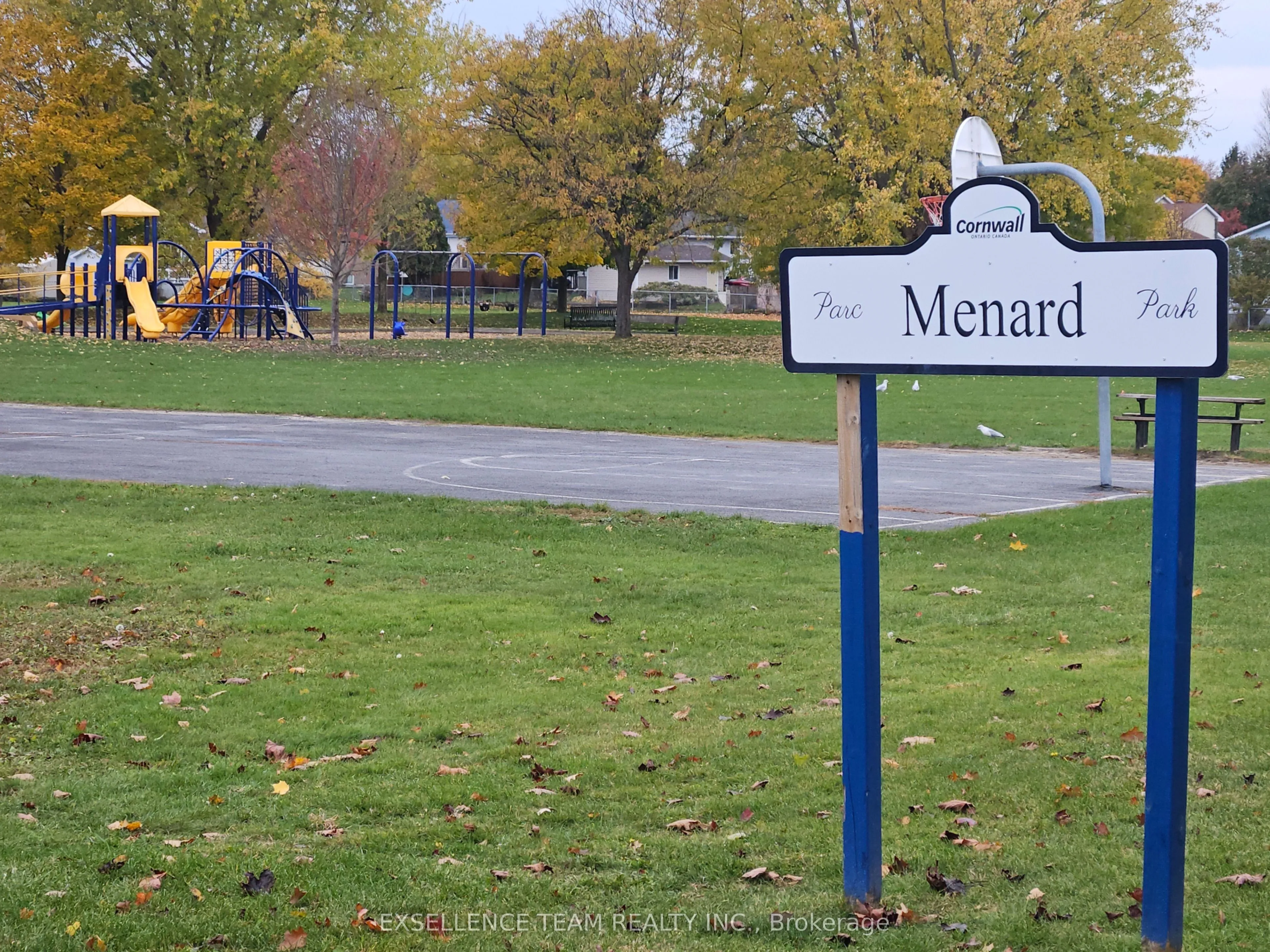 2033 Concorde Avenue, ON K6H 6M3