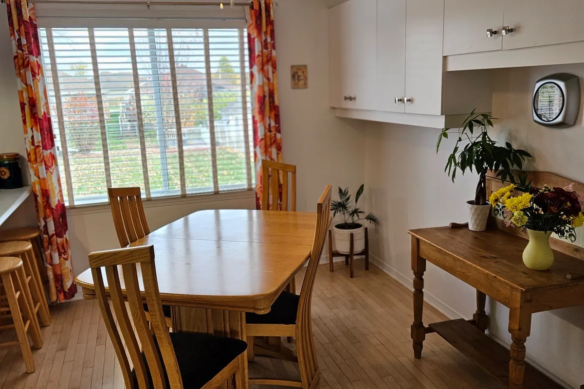 2033 Concorde Avenue, ON K6H 6M3