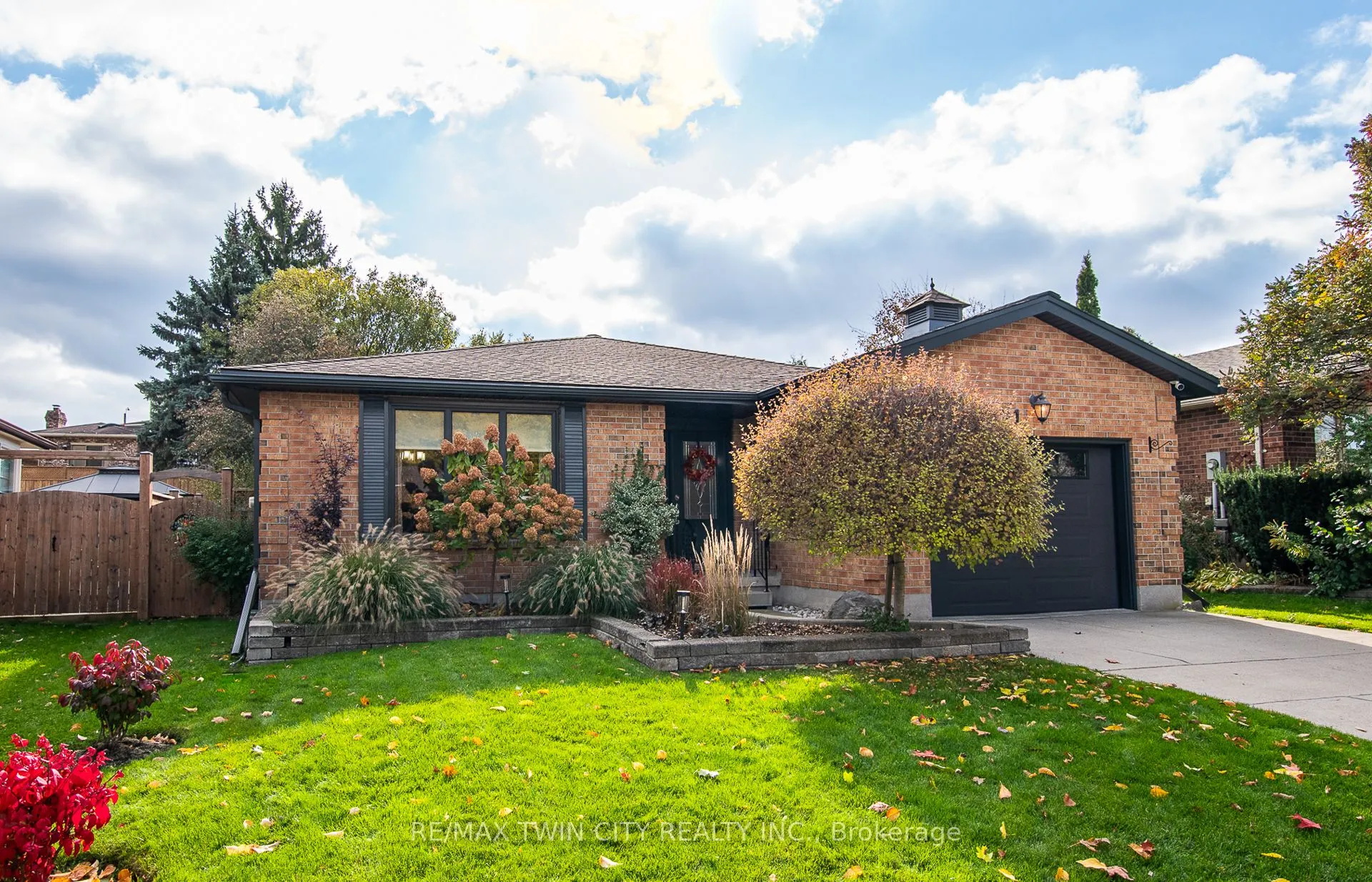 491 Appledale Crescent, ON N2T 1V5