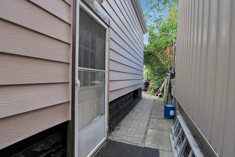 210 East 24th Street, ON L8V 2Y4