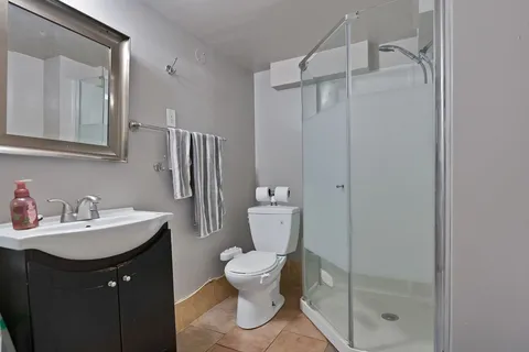 210 East 24th Street, ON L8V 2Y4