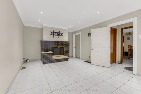 103 Briarwood Crescent, ON L9C 4C3