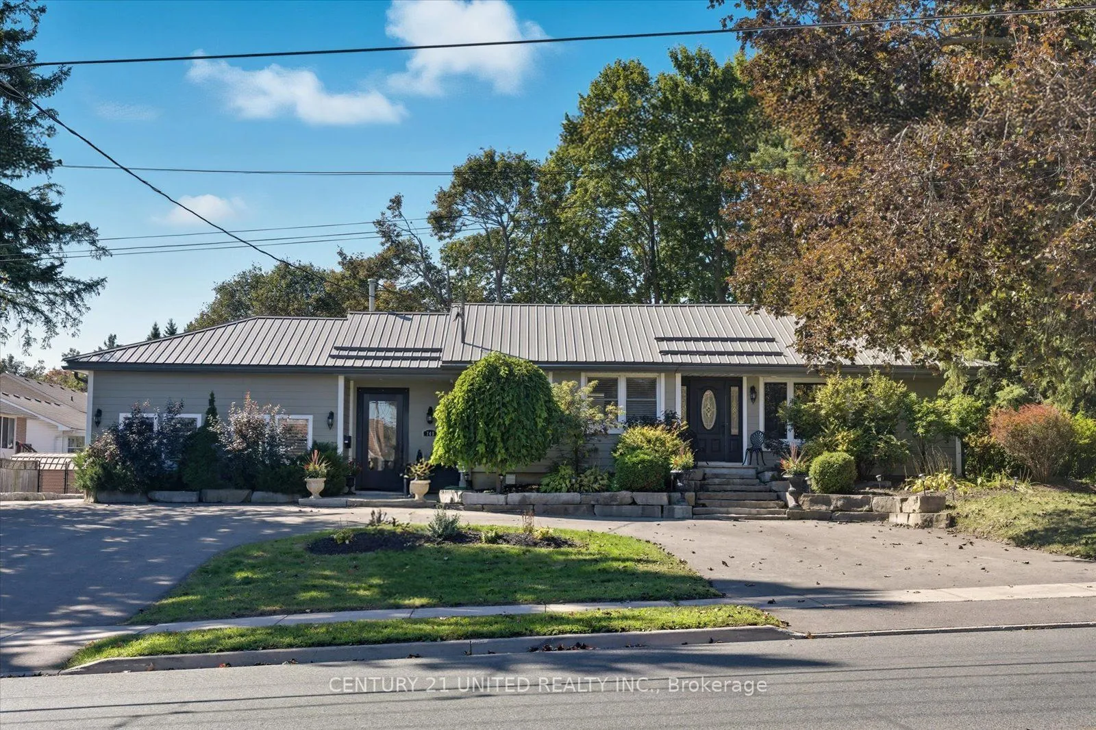 749 Spillsbury Drive, ON K9K 1K9