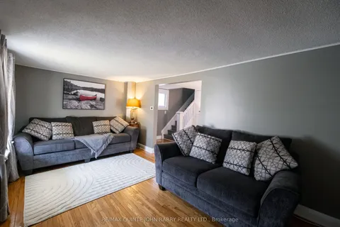 17 James Street, ON K8V 2W8