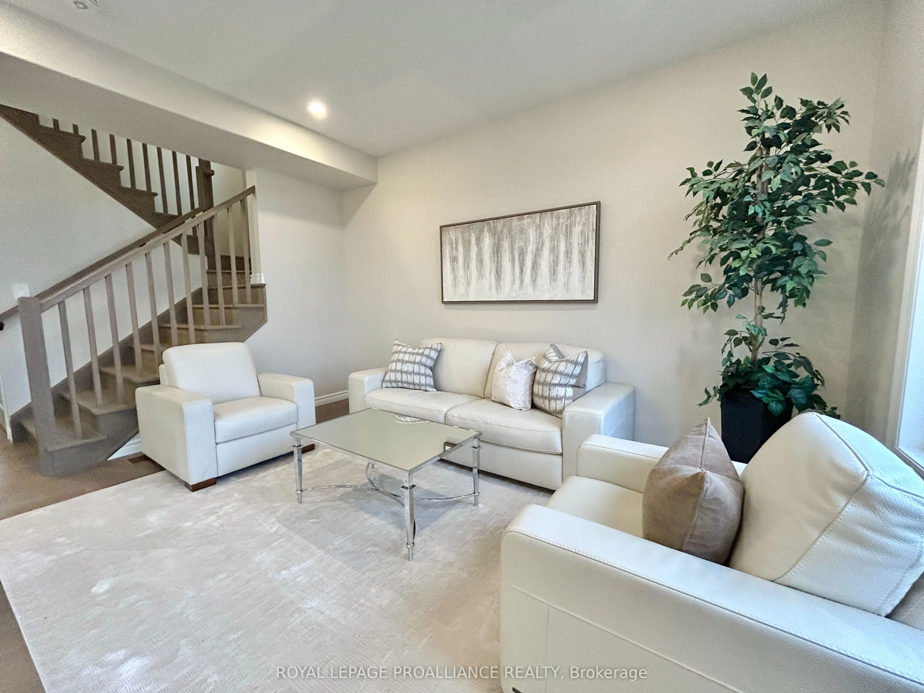 16 Peace River Street, ON K8N 0V6