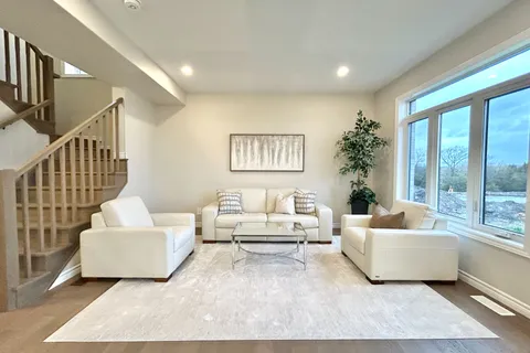 16 Peace River Street, ON K8N 0V6