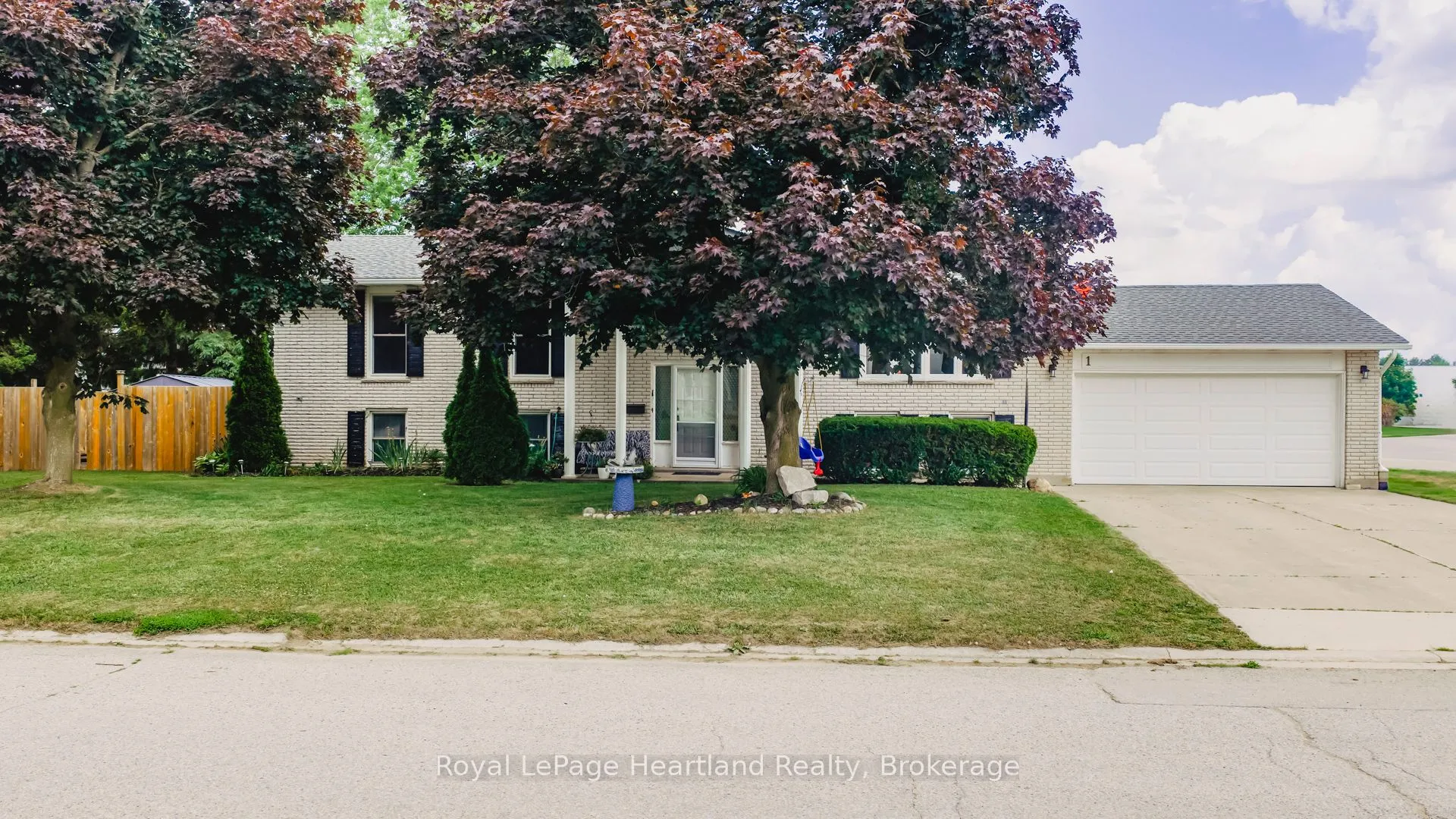 1 Alexander Street, ON N0K 1W0