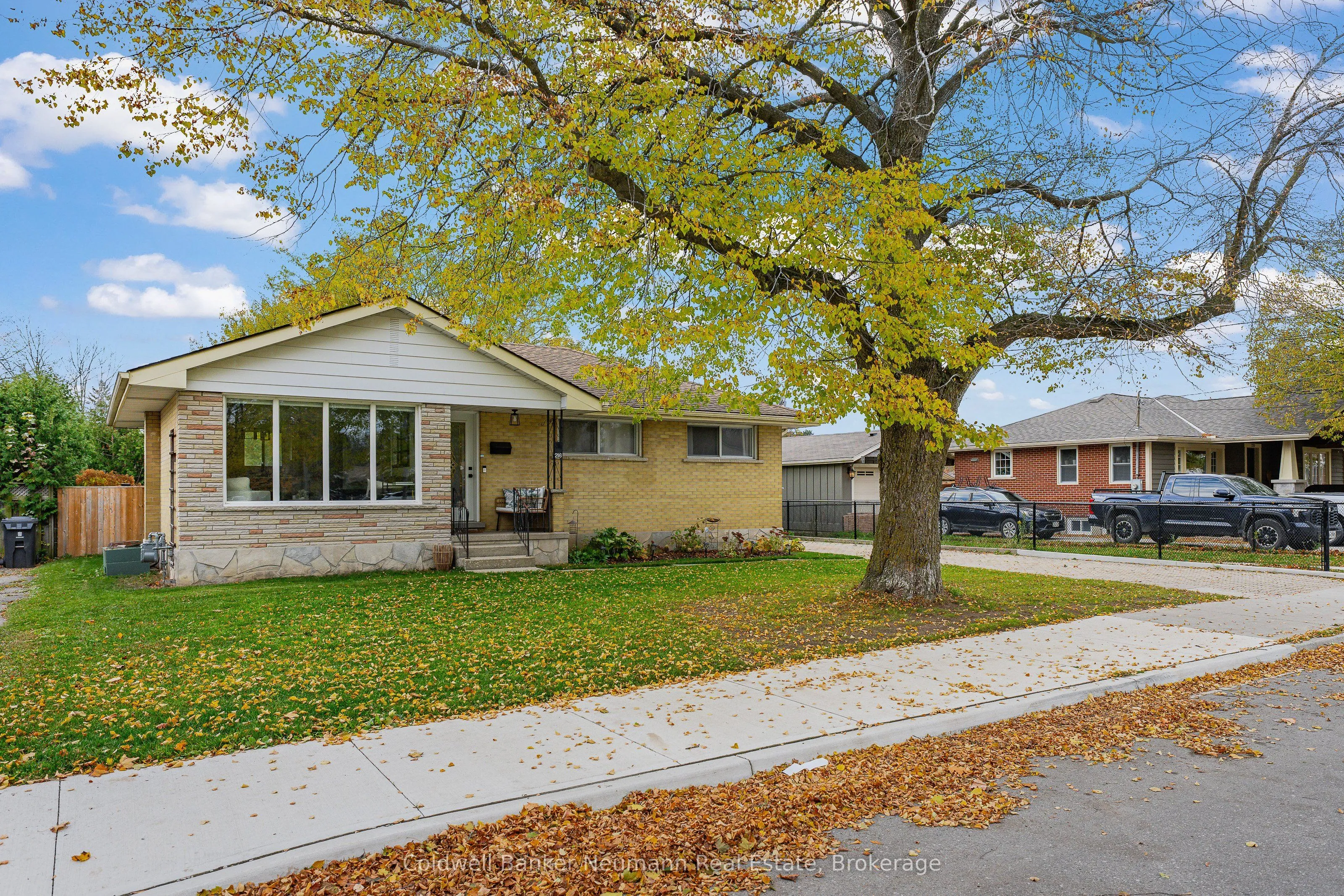 216 METCALFE Street, ON N1E 4Y5