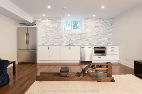 377 Crestview Road, ON K1H 5G7