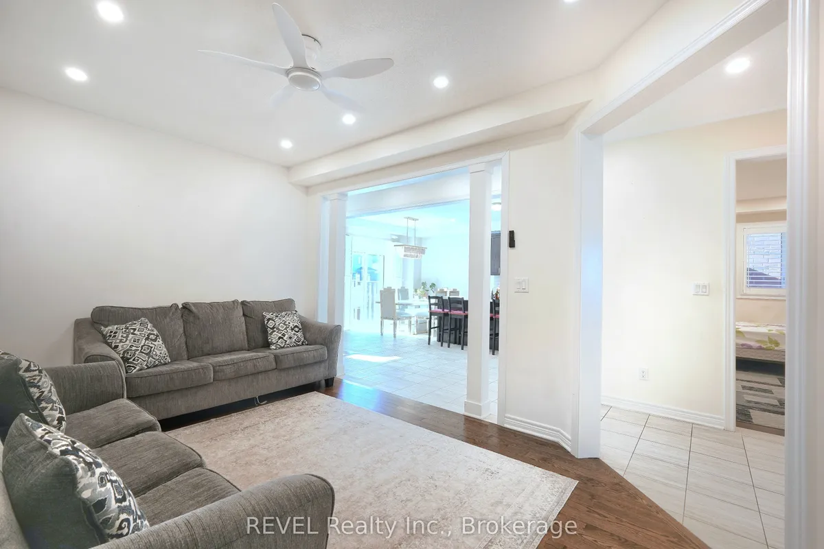 44 Spring Crest Way, ON L2V 0J8