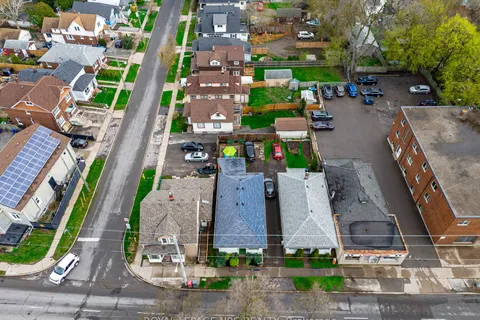 170 Niagara Street, ON L2R 4L4