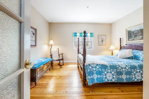 20 Maple Drive, ON N0H 1Z0