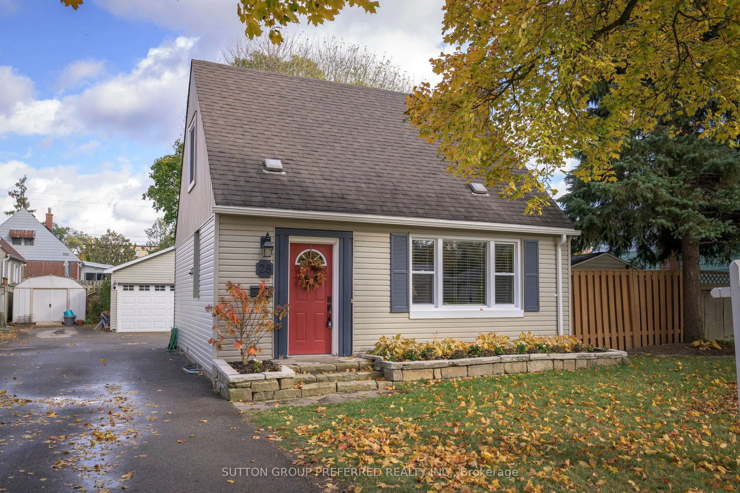 28 Apeldoorn Crescent, ON N5Y 2B6