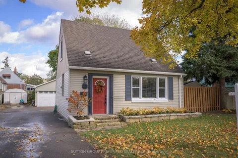 28 Apeldoorn Crescent, ON N5Y 2B6