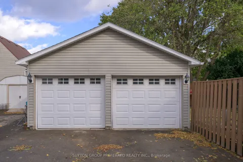 28 Apeldoorn Crescent, ON N5Y 2B6