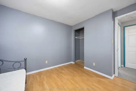 124 Fairview Place, ON N7S 4E1