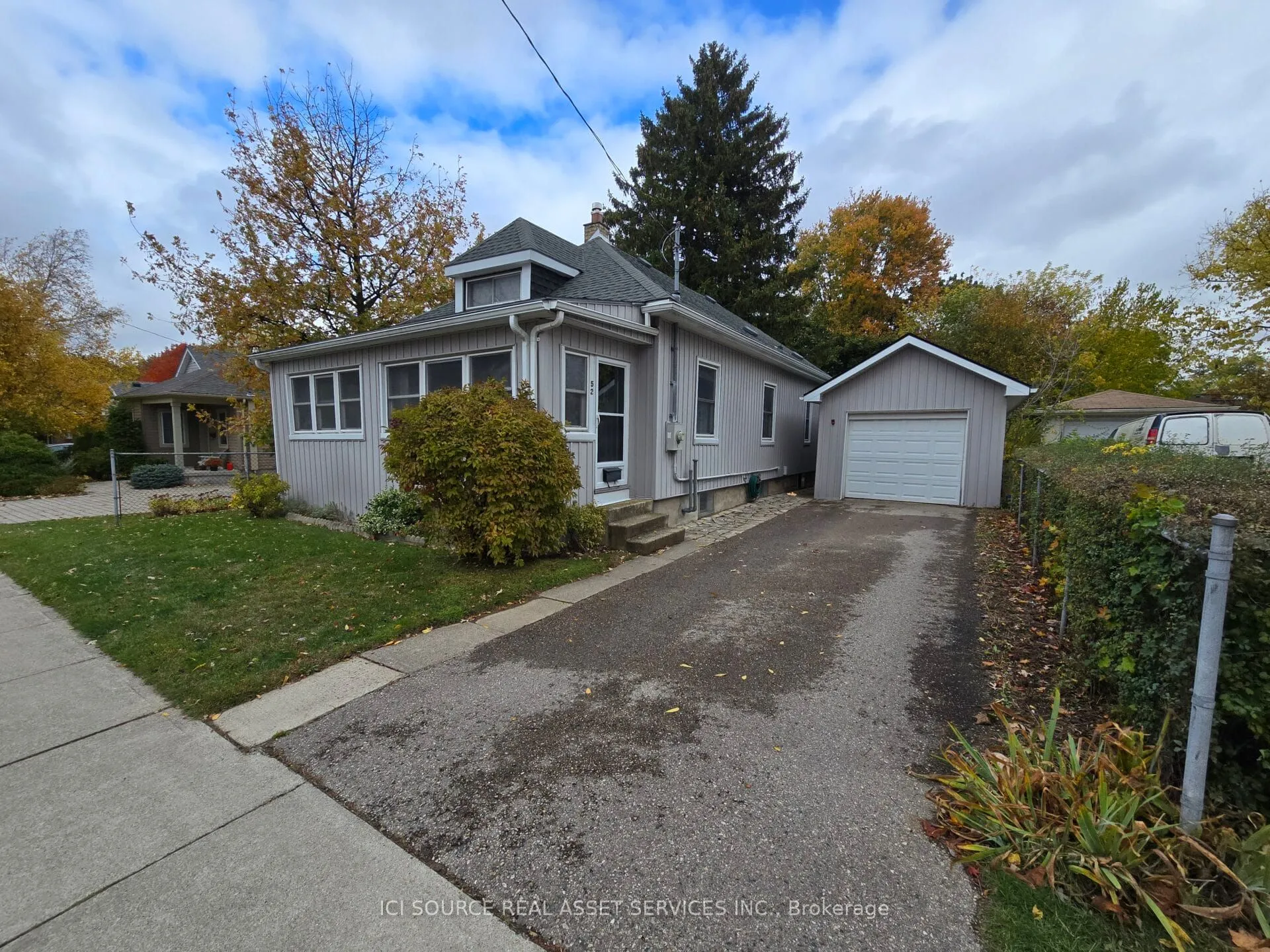 52 Boullee Street, ON N5Y 1T6