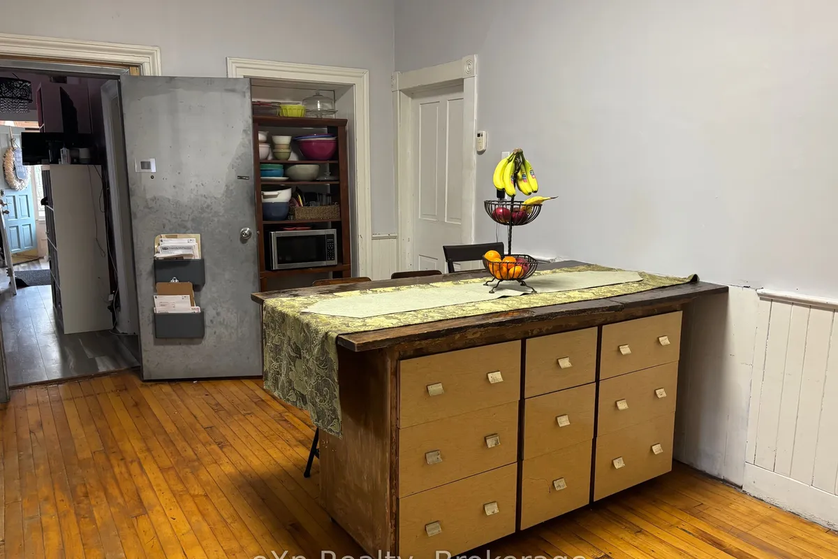 16 Peter Street, ON N0G 2J0