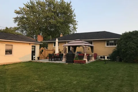 70 Briscoe Street, ON K7N 1G1