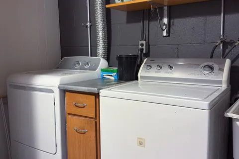 70 Briscoe Street, ON K7N 1G1